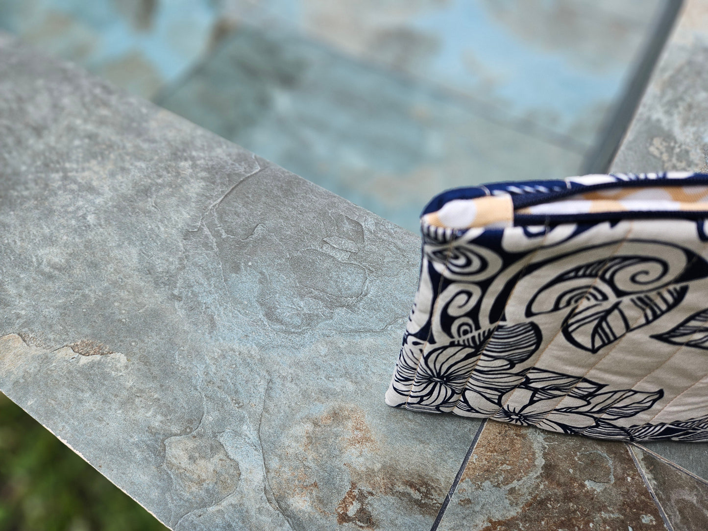 Pochette Tatoo bleu