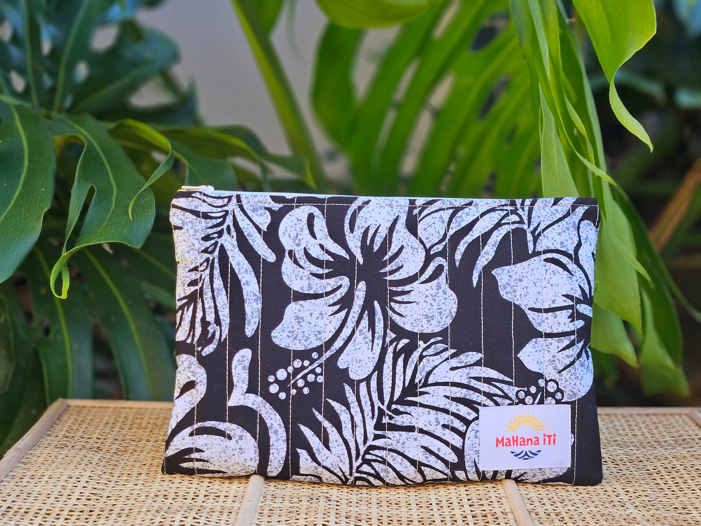 Pochette hibiscus noir