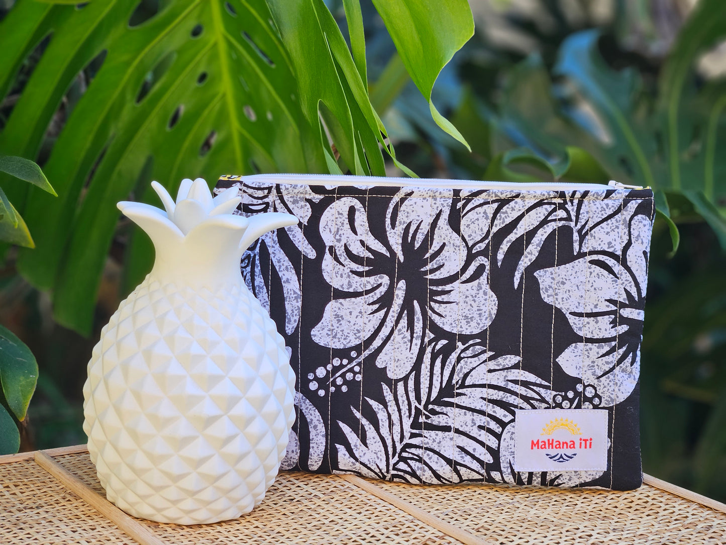 Pochette hibiscus noir